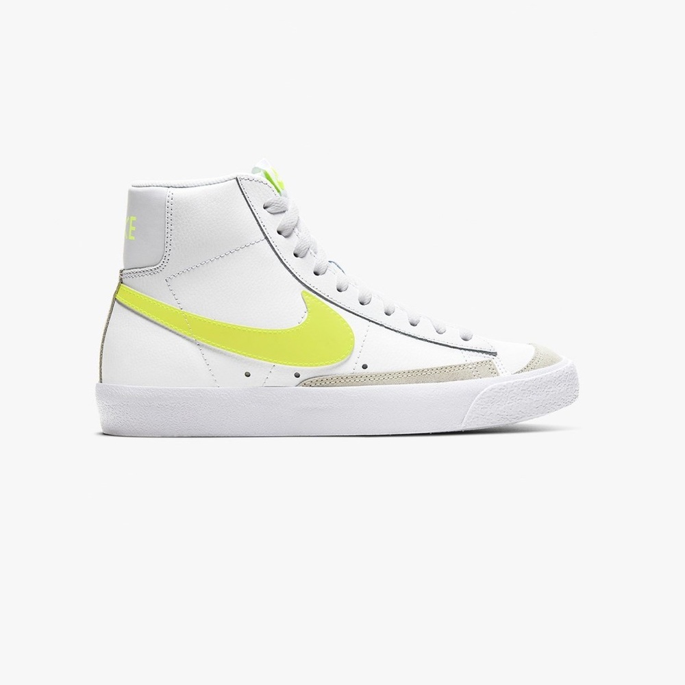 Nike Women’s Mid Blazer